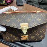 ルイヴィトン　ポシェット・メティス モノグラム